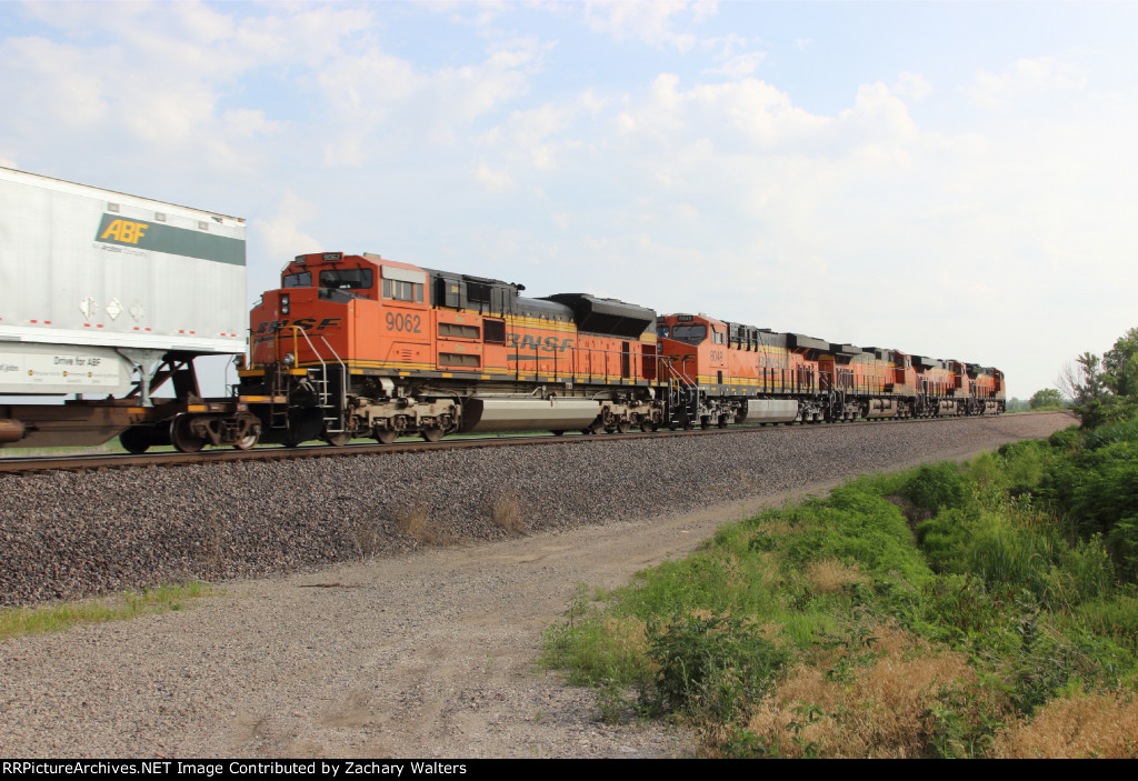 BNSF 8049 9062